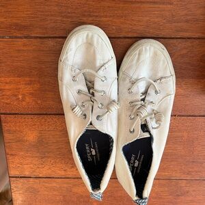 White vineyard vines x sperry sneakers. Size 8.5